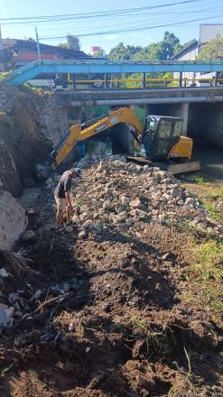 PENGERUKAN SEDIMENTASI TUKAD BATUPULU DESA PEMARON